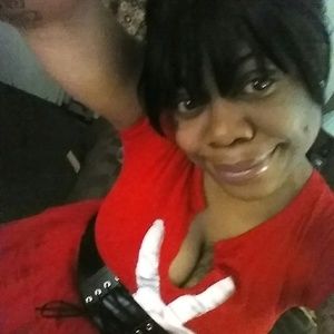 Meet your Posher, Deonna